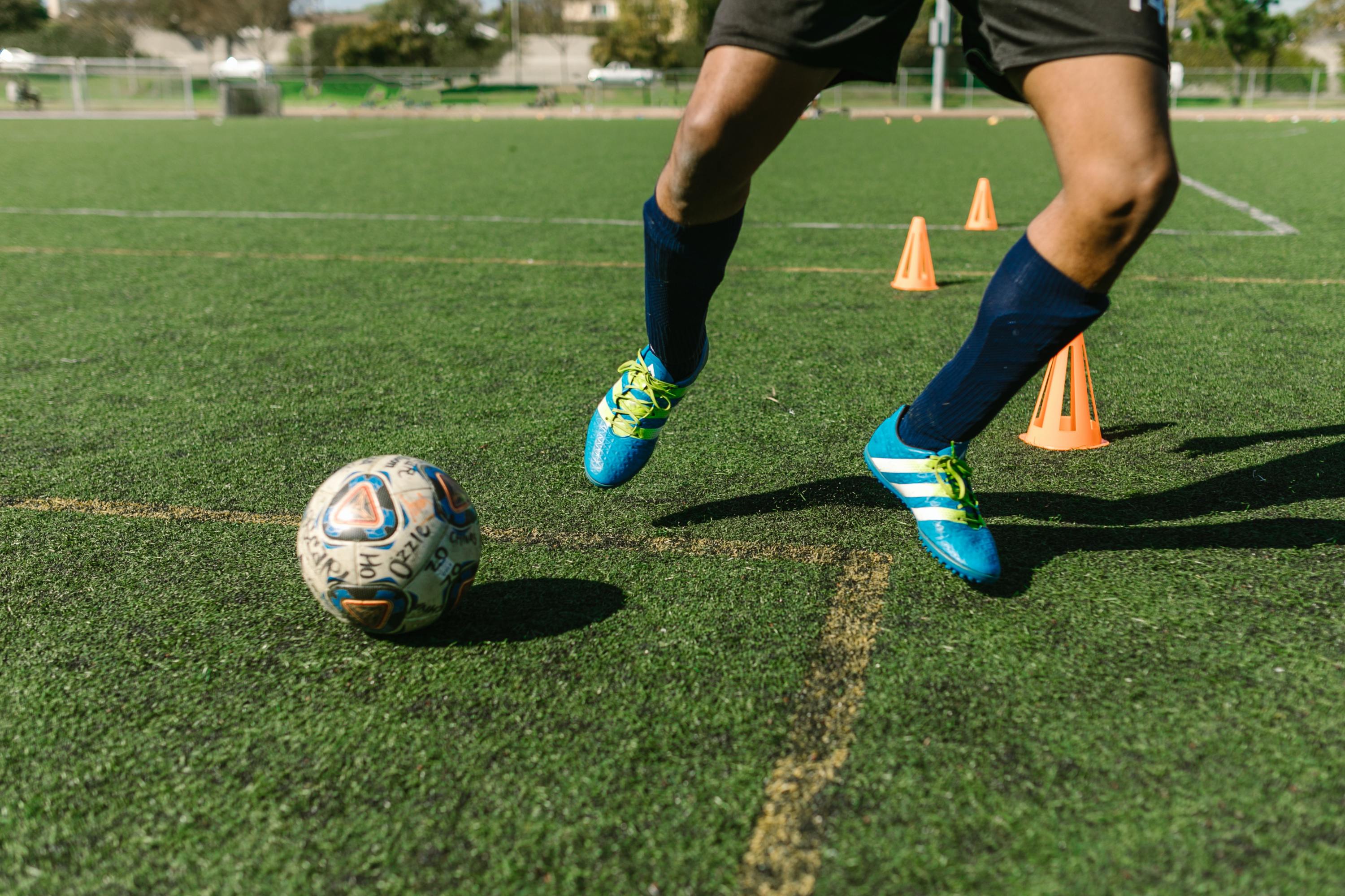 size 4 footballs training tips？ improve your skills with these drills