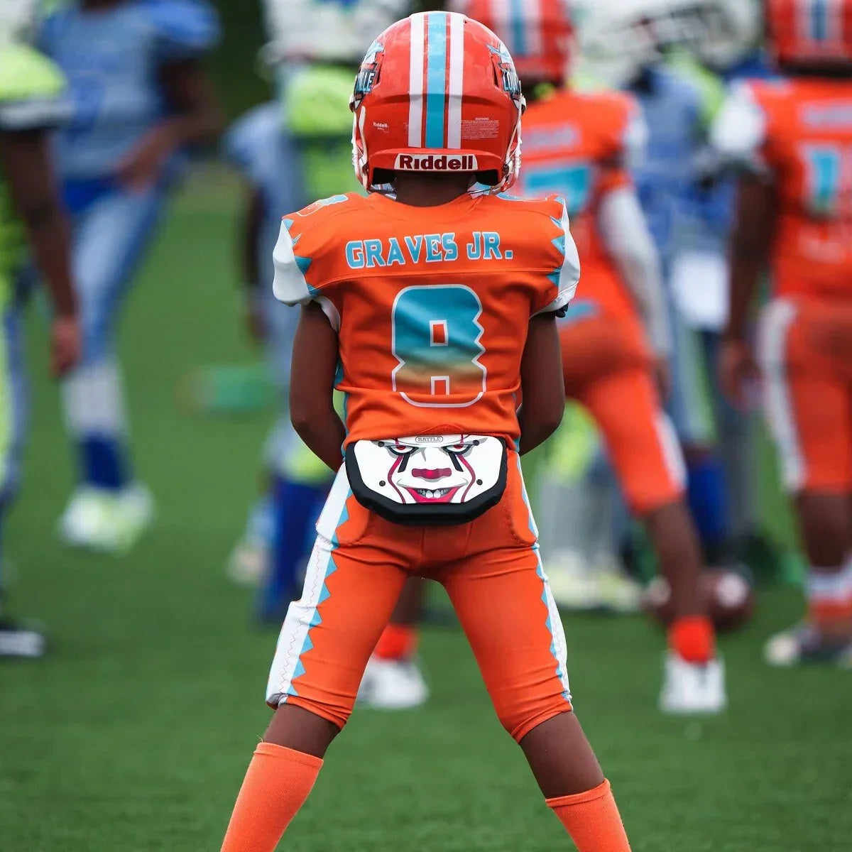 Football Backplate vs Shoulder Pads： Know the Key Differences