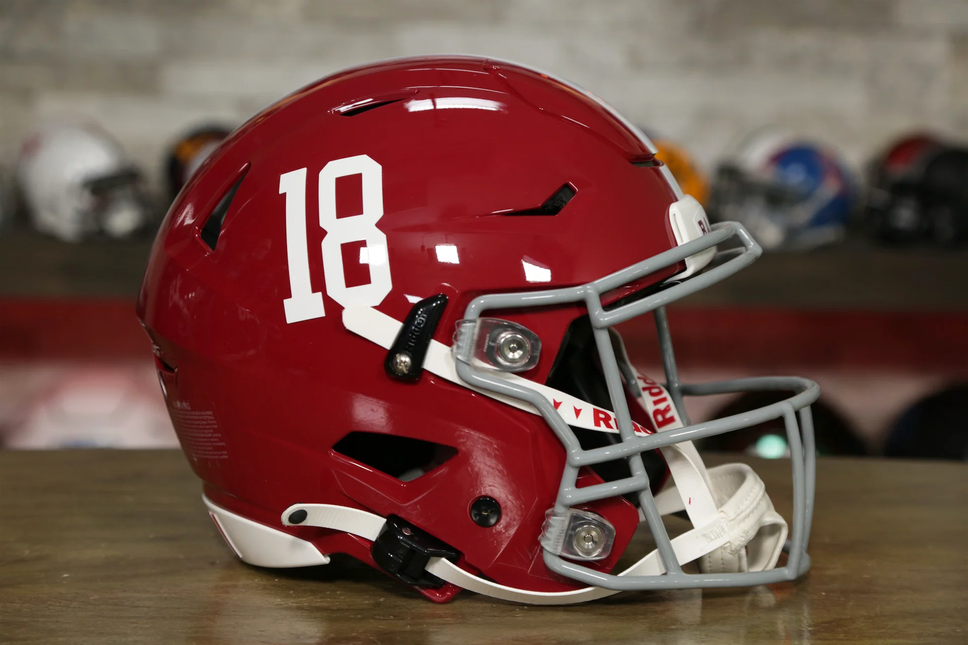 Where to buy an Alabama football helmet？ Top places revealed!