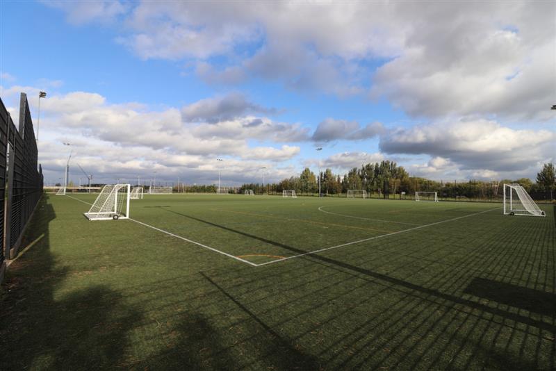 What makes Chobham Academy football pitch special？ Uncover the secrets