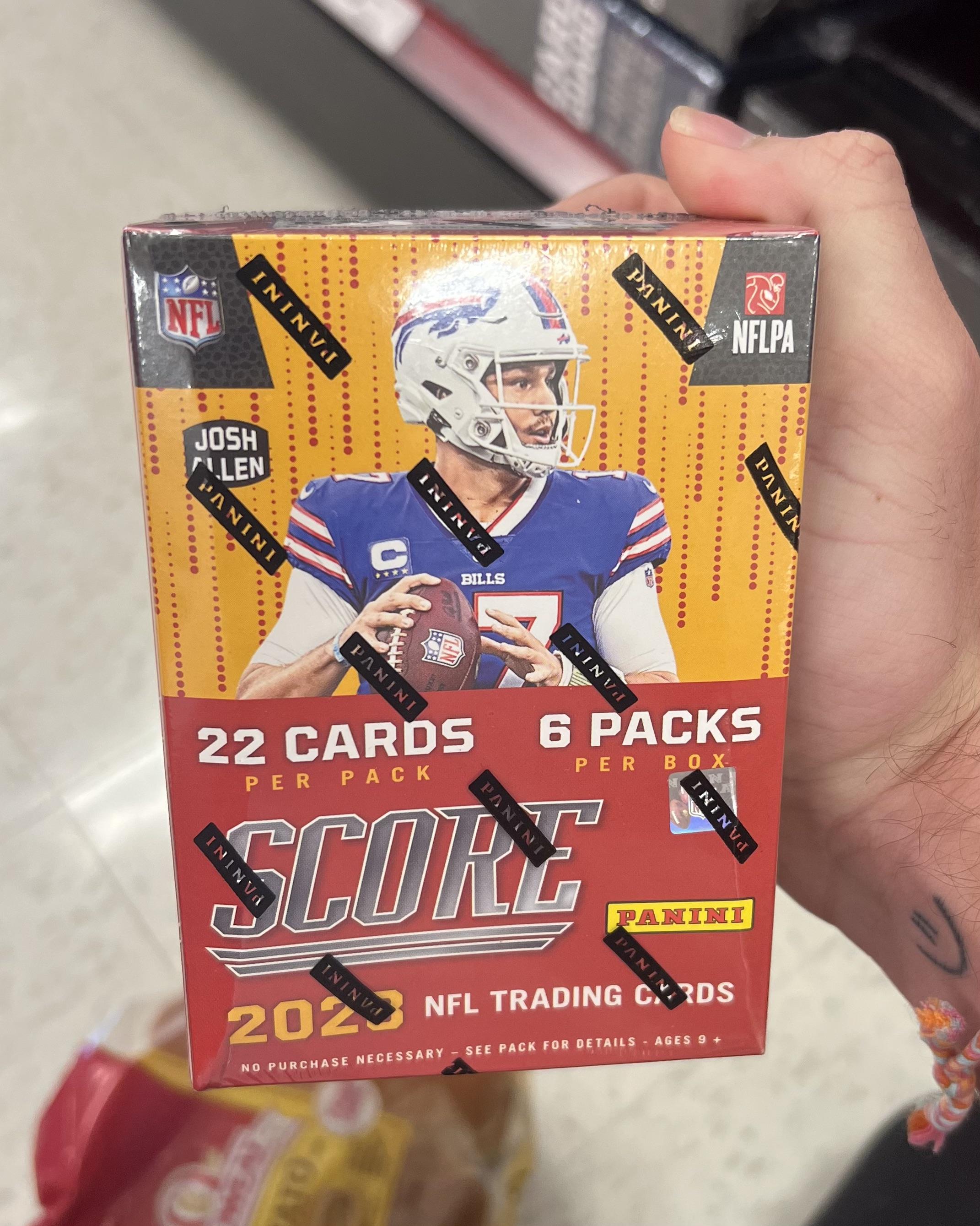 Best football card boxes to buy - what features should you look for？